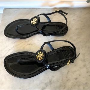 Tory Burch Dillan black patent sandals size 7